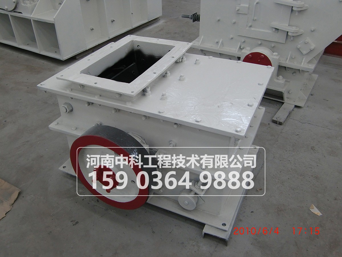 風(fēng)化石制砂機(jī)